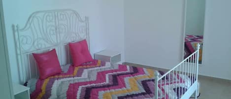 1 bedroom, travel cot, free WiFi, bed sheets