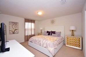 5 bedrooms, iron/ironing board, WiFi, bed sheets