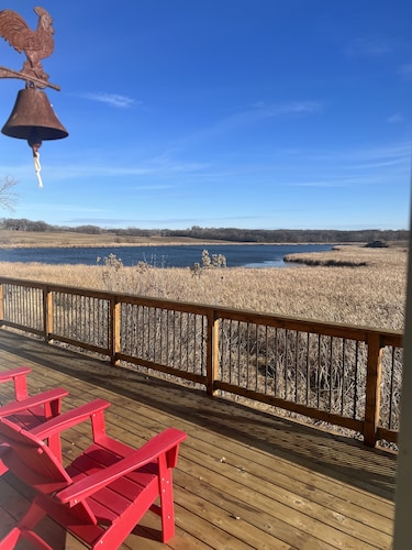 Sleeps groups to 12!  Modern open spaces.  Yoga loft. Deck. Kitchen. Peaceful.