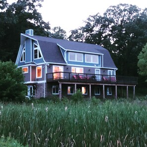 Exterior - Sleeps groups to 12! Modern open spaces. Yoga loft. Deck. Kitchen. Peaceful. (Dalton)