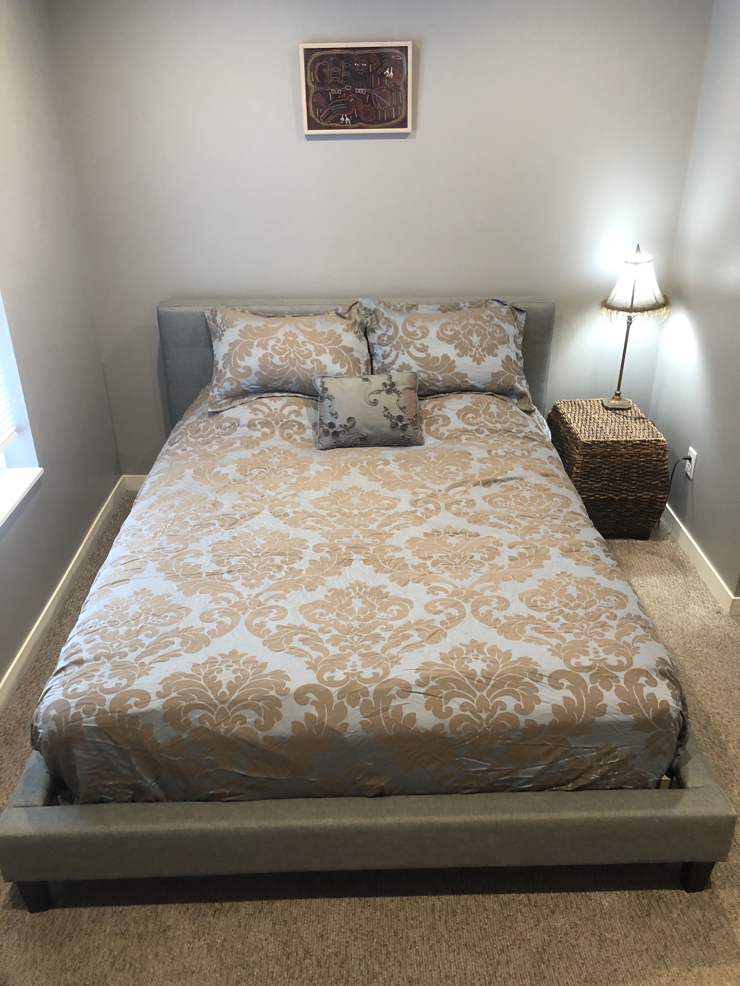 Large estate sleeps 12 with peaceful views - great for family reunions & friends