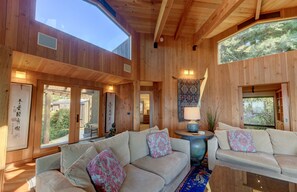 Interior - Pet Friendly, Hillside home with sweeping ocean views (Sea Ranch)