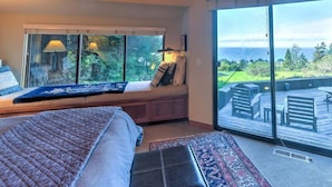 2 bedrooms, desk, iron/ironing board, WiFi (free) - Redwood | Japanese-Inspired Retreat by the Sea (Sea Ranch)