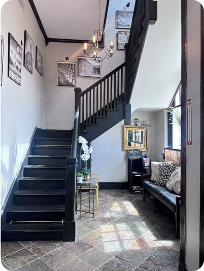 Montgomery Cozy Cultural Hub downtown walkable ..  sleeps 15