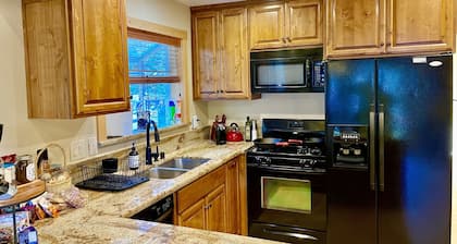 Luxury Skiin-Skiout condo with ski tuning room at stagecoach lift Heavenly Nv