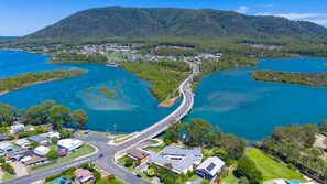 Unclassified image, 4 of 24, button