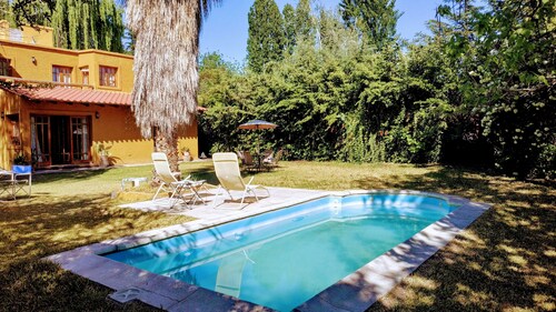 House in Chacras de Coria, In the middle of the land of Malbec