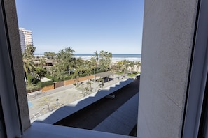 Interior - Cosy apartment decorated, with wifi, in front of the beach - only families (Playa de Gandía)