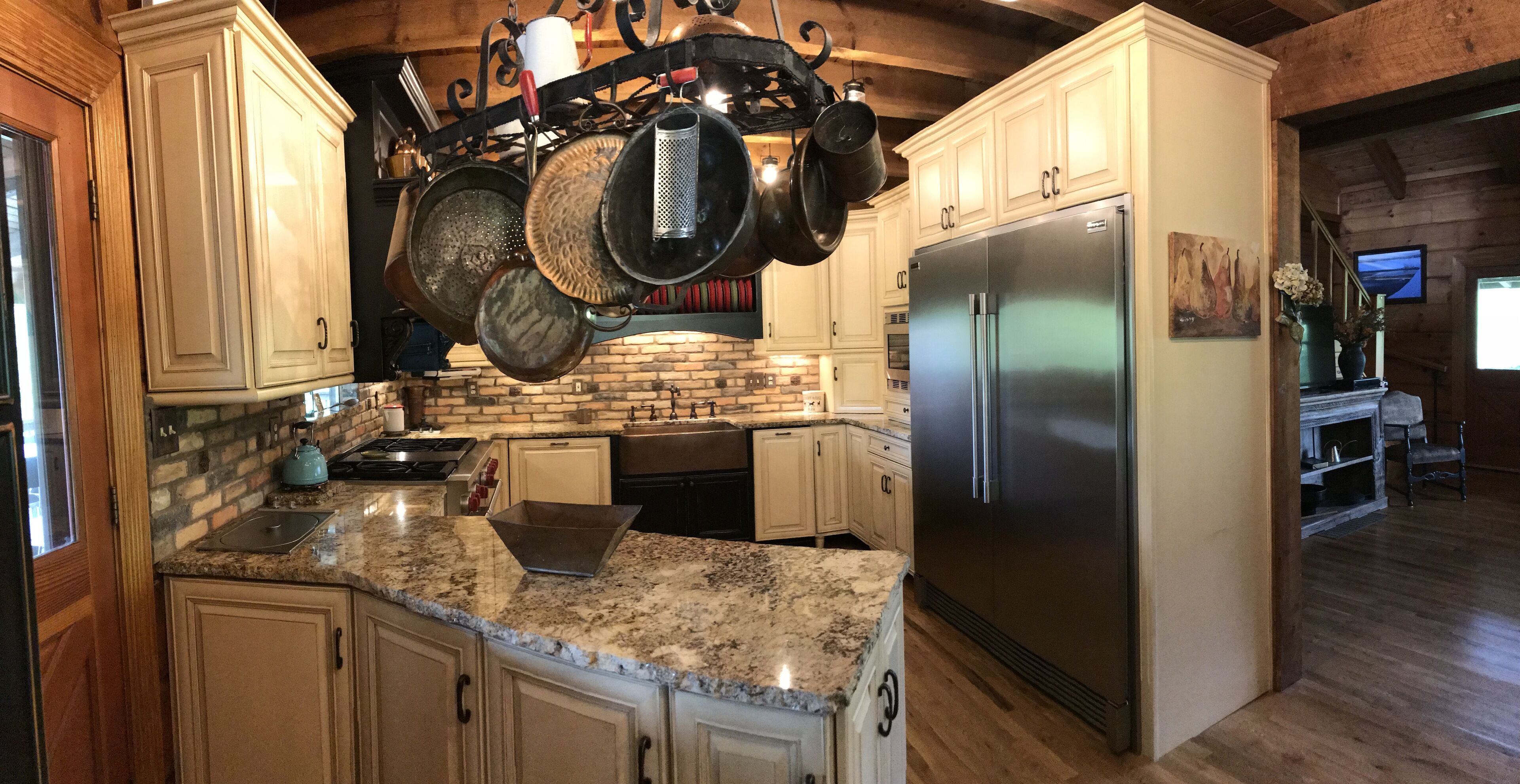 SECLUDED 50 acres/2 LAKES/LOG CABIN/SLEEPS 20/POOL/RED RIVER GORGE/CAVE RUN LAKE