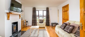 Holiday Home Close to Hook Lighthouse on Ireland's Ancient East. Ceol Na Mara Sleeps 11