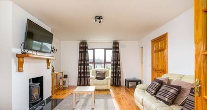 Holiday Home Close to Hook Lighthouse on Ireland's Ancient East. Ceol Na Mara Sleeps 11