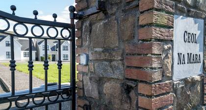 Holiday Home Close to Hook Lighthouse on Ireland's Ancient East. Ceol Na Mara Sleeps 11