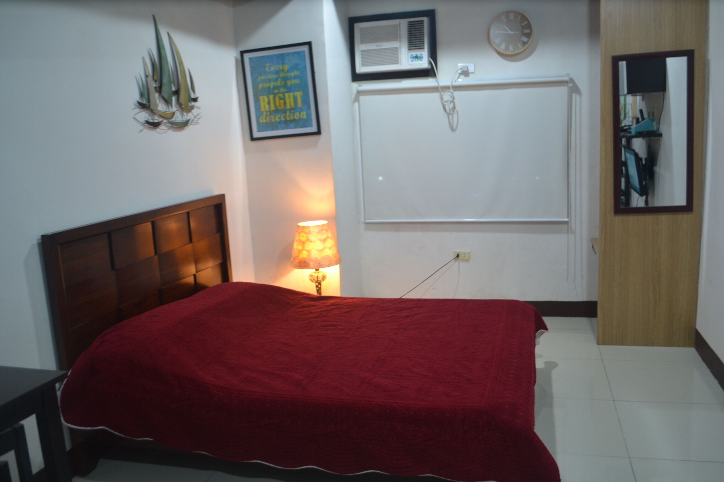 Backpackers Budget Room Near SM City Cebu with Harbor View