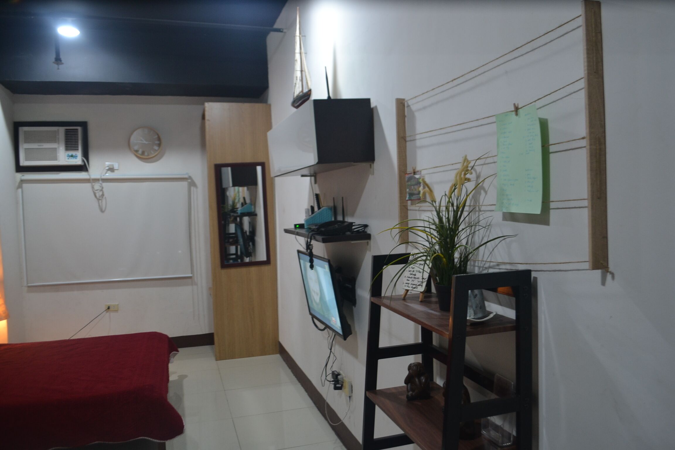 Backpackers Budget Room Near SM City Cebu with Harbor View