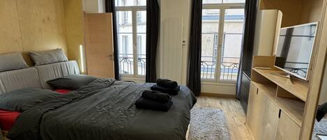 3 bedrooms, iron/ironing board, travel cot, free WiFi