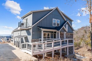 Exterior - Beautiful Lakeview 10 Bedrooms-hot tub/fire pit (Branson)