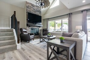 Älytelevisio, takka, videopelejä