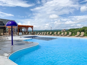 Indoor pool, a heated pool - Beautiful Lakeview 10 Bedrooms-hot tub/fire pit (Branson)