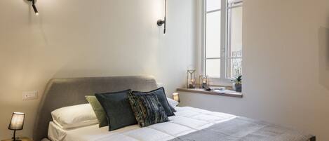 4 habitaciones, escritorio, tabla de planchar con plancha y wifi