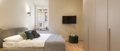 4 Schlafzimmer, Schreibtisch, Bügeleisen/Bügelbrett, WLAN