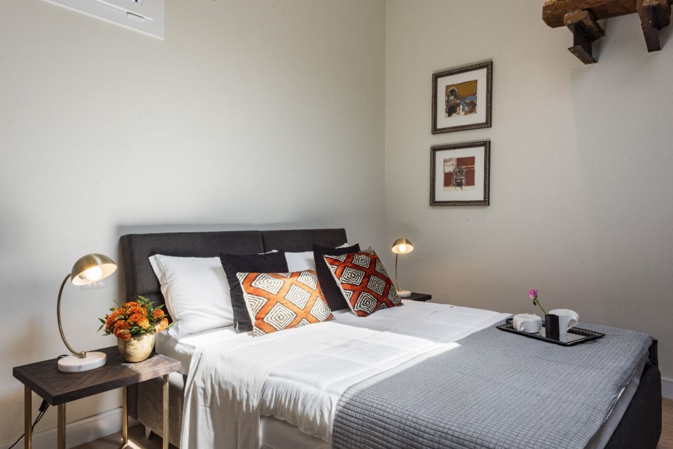 4 bedrooms, desk, iron/ironing board, WiFi