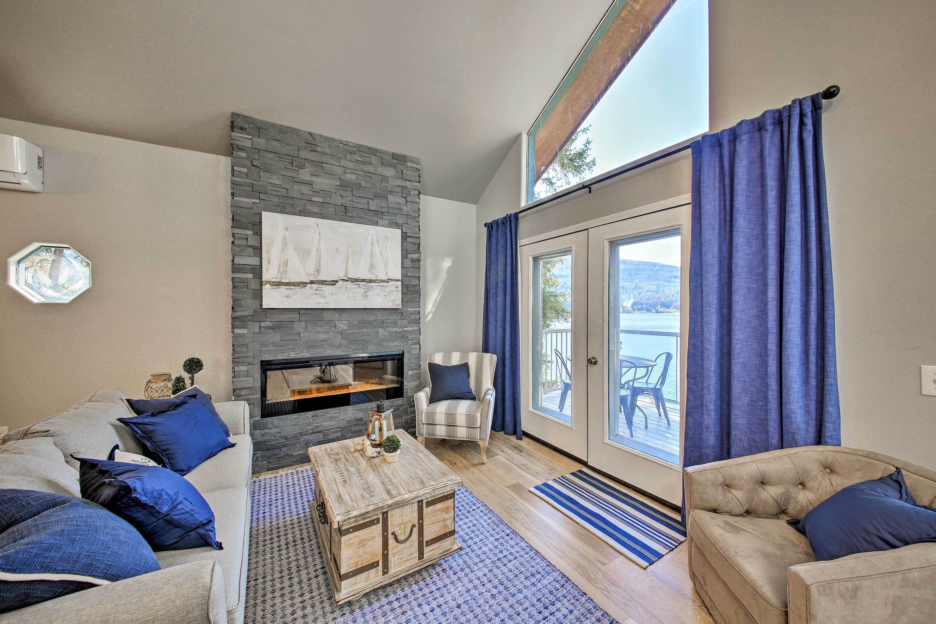 Lake Pend Oreille Home w/Dock & Paddle Boards