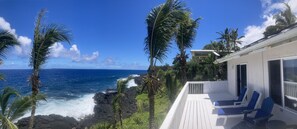 Terrace/patio - Oceanfront In Beautiful Tropical Area, by black sand beach - Oceana Hawaii (Pahoa)