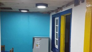 Căn hộ có thiết kế đặc sắc | Khu phòng khách | TV màn hình phẳng 