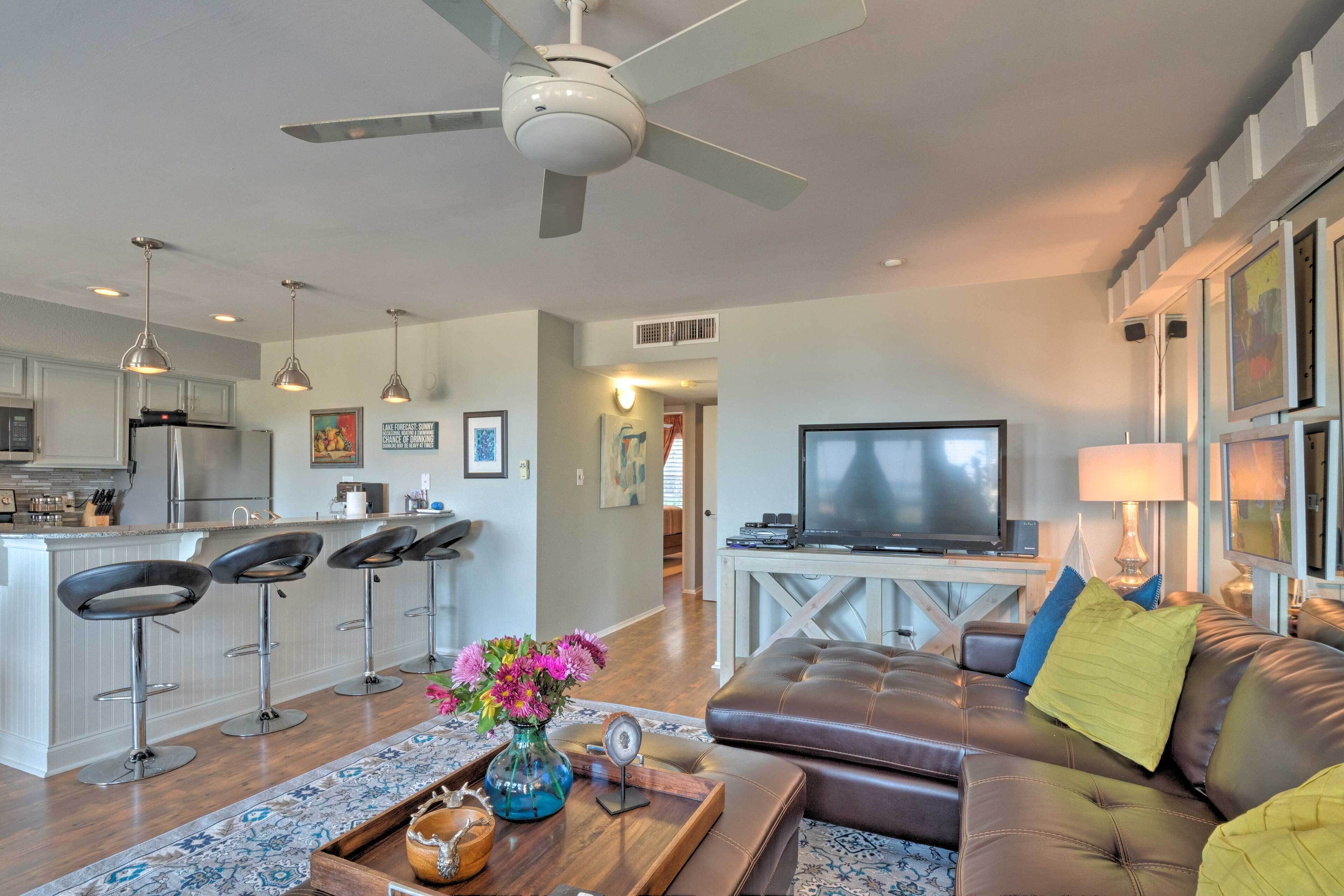 Waterfront Lake Travis Home w/ Pool Access!