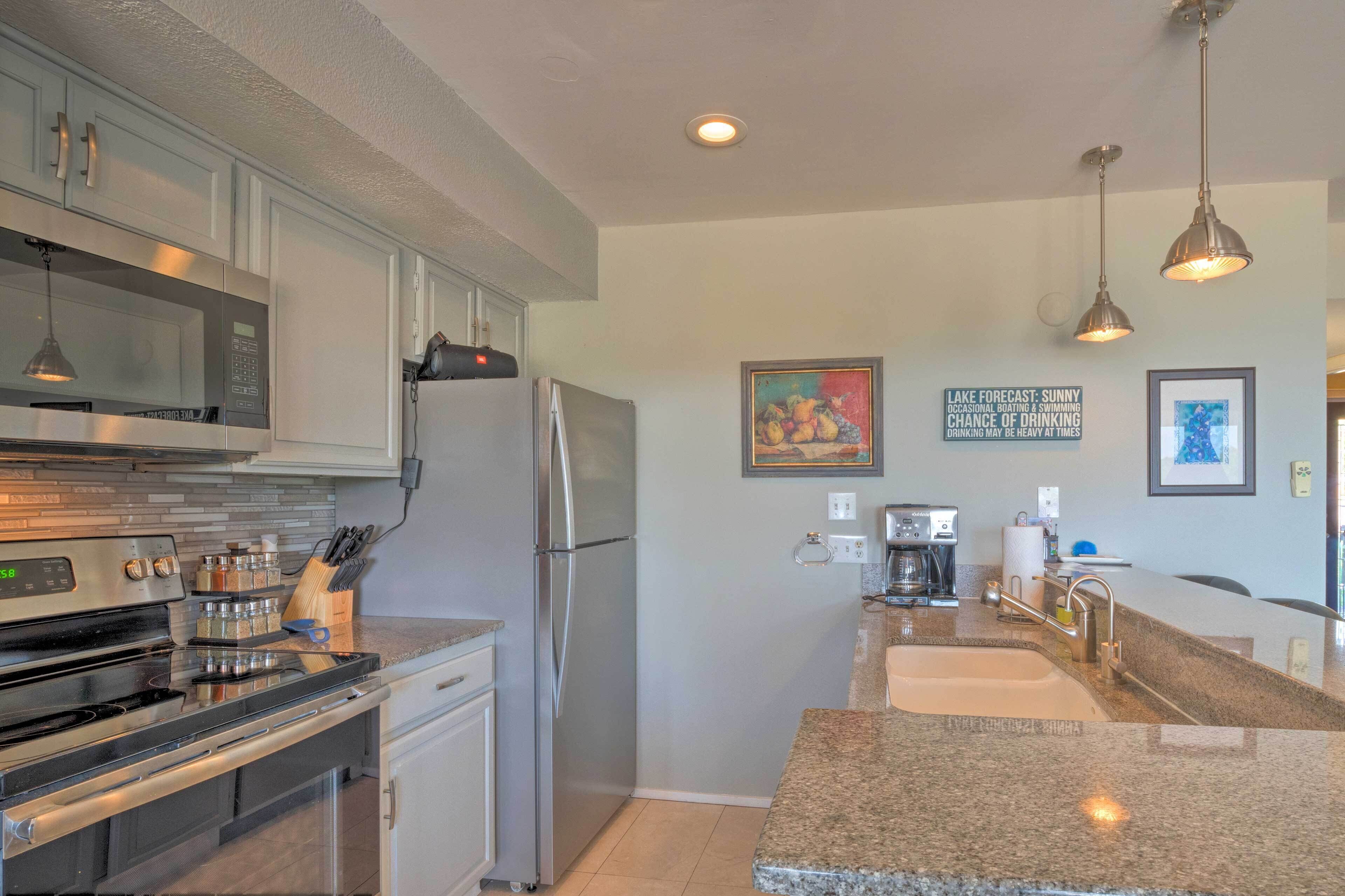 Waterfront Lake Travis Home w/ Pool Access!