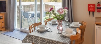 2 bedroom accommodation in Brundall, near Norwich