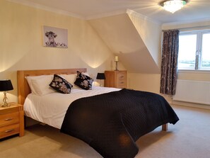5 bedrooms, free WiFi, bed sheets
