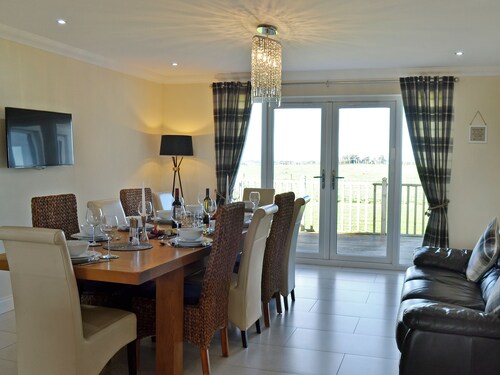 5 bedroom accommodation in Kilmaurs, near Kilmarnock