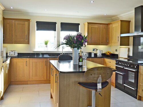 5 bedroom accommodation in Kilmaurs, near Kilmarnock