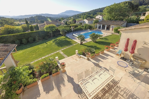 Villa confort 5*- splendide vue Mt.Ventoux - calme et nature à 2km du centre