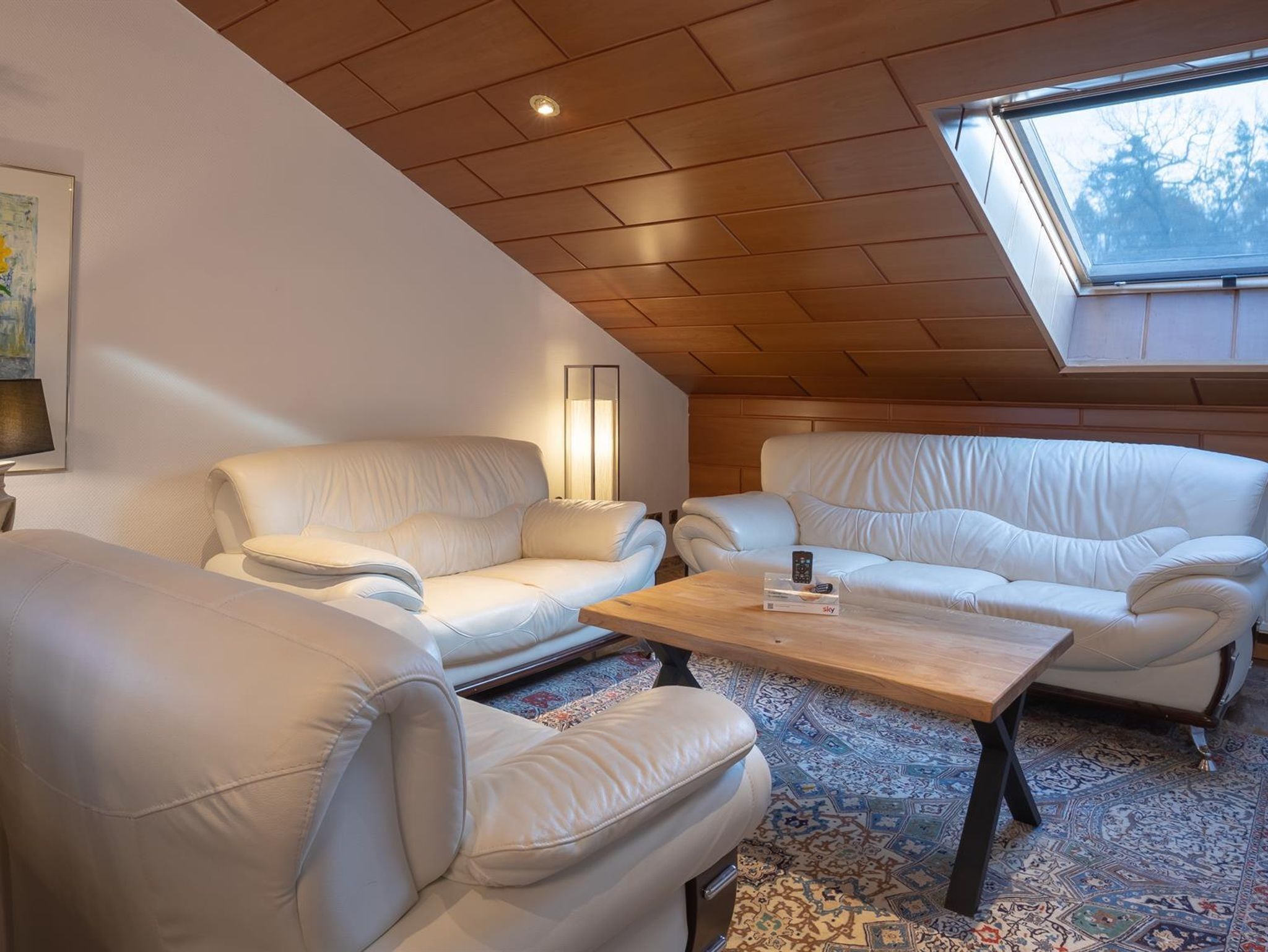 Suite king-size bed, bath with shower, toilet - Hotel-Restaurant Barbarossahof