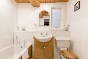 Ensemble douche/baignoire, sèche-cheveux