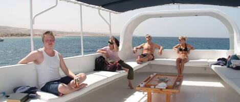 المنطقة المحيطة بالمنشأة