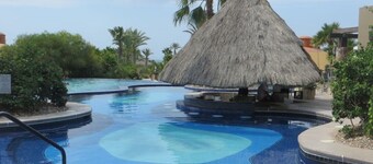 Bella Sirena Luxury Beachside Condo. Quiet, with x-large balcony & ocean views.