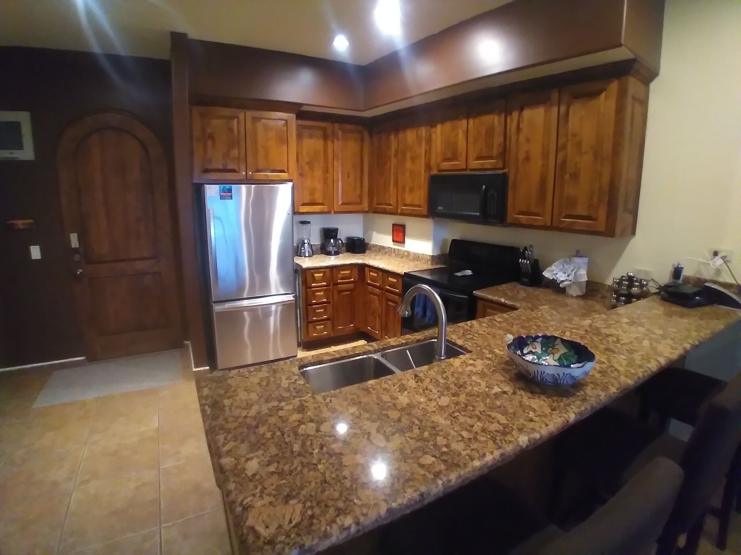 Kjøleskap, mikrobølgeovn, ovn og oppvaskmaskin