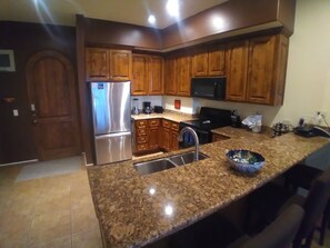 Kühlschrank, Mikrowelle, Ofen, Geschirrspüler