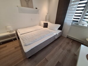 1 Schlafzimmer, Reisekinderbett, WLAN