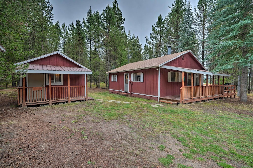 2 Cozy Island Park Cabins w/ Near the Lake!