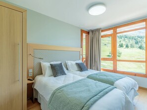 3 bedrooms, free WiFi, bed sheets