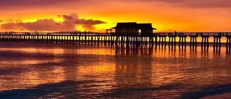Beach nearby, sun-loungers, beach towels