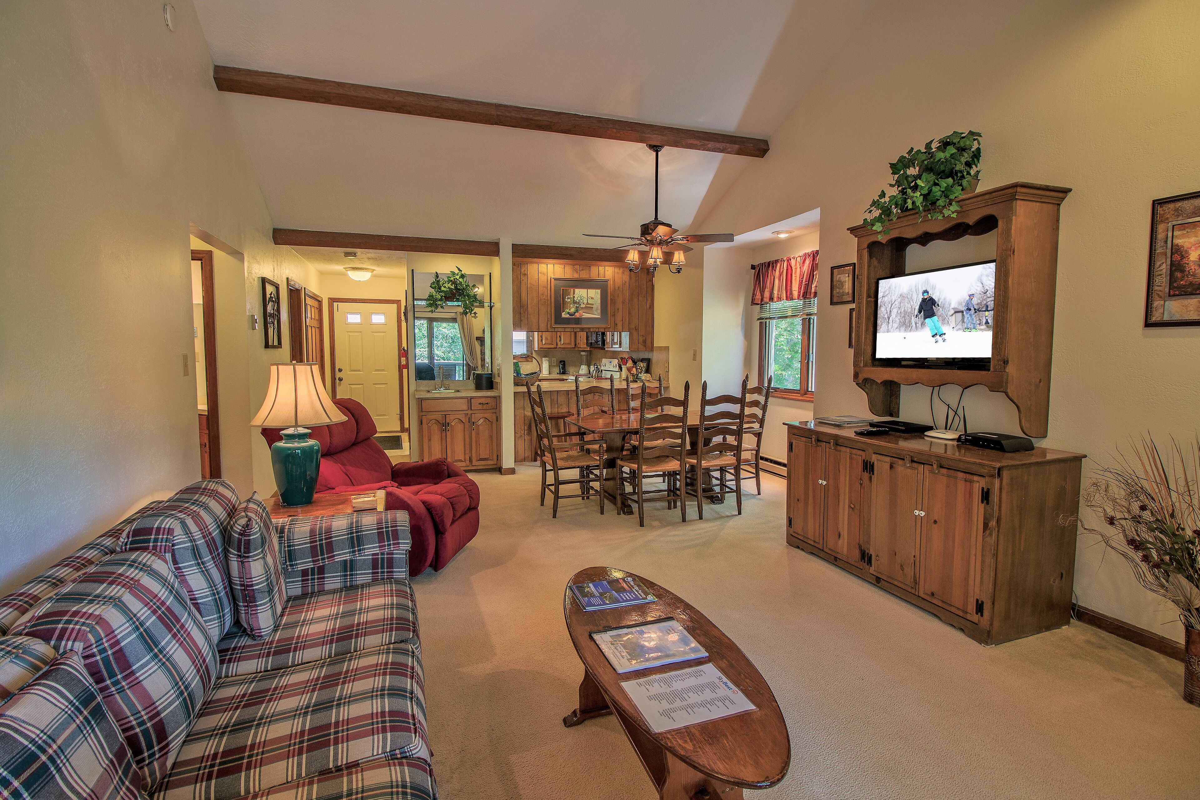 Charming Condo on Sugar w/ Access to Clubhouse