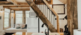 Cozy 4 season Treehouse - 30 minute drive to ski! 