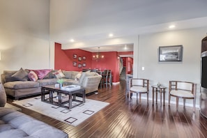 Smart TV, fireplace, DVD player - Skiers Haven for Mountain recreation at Alta/Snowbird/Brighton/Solitude (Cottonwood Heights)