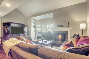 Smart TV, fireplace, DVD player - Skiers Haven for Mountain recreation at Alta/Snowbird/Brighton/Solitude (Cottonwood Heights)