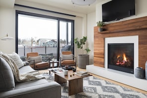 Fernseher, Kamin